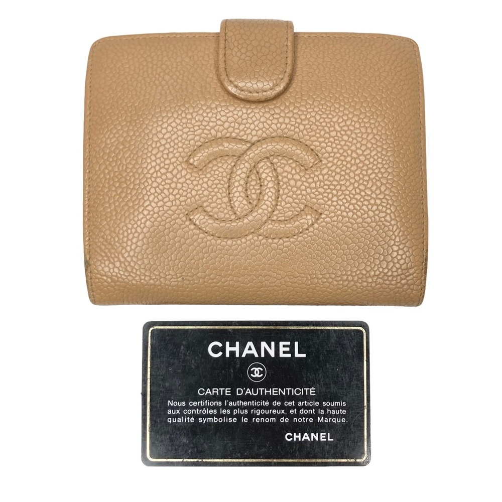 CHANEL Beige Pebbled Leather Bi-Fold Wallet - Picture 3 of 16